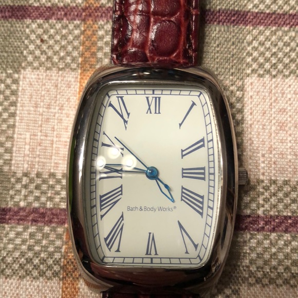 Watch - Picture 2 of 4